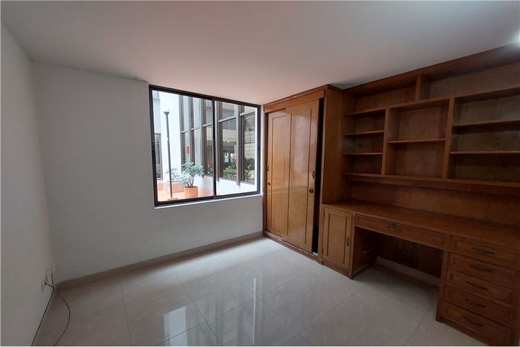 Apartamento de 3 alcobas en venta en Santa Barbara Central, Bogotá, 138 m² · foto 8 de 20
