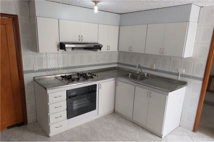 Apartamento de 3 alcobas en venta en Santa Barbara Central, Bogotá, 138 m² · foto 11 de 20