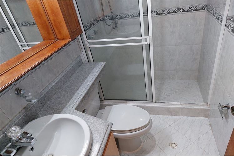 Apartamento de 3 alcobas en venta en Santa Barbara Central, Bogotá, 138 m² · foto 15 de 20