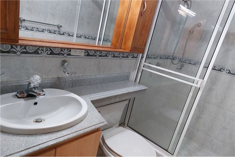 Apartamento de 3 alcobas en venta en Santa Barbara Central, Bogotá, 138 m² · foto 19 de 20