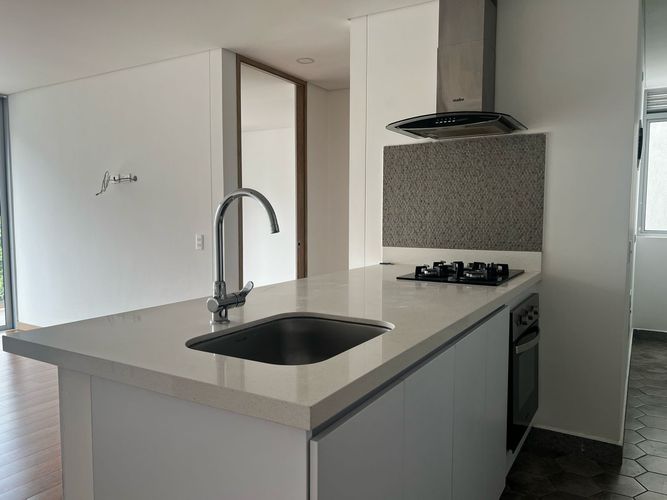Apartamento de 2 alcobas en arriendo en El Poblado, Medellín, 74 m² · foto 7 de 17