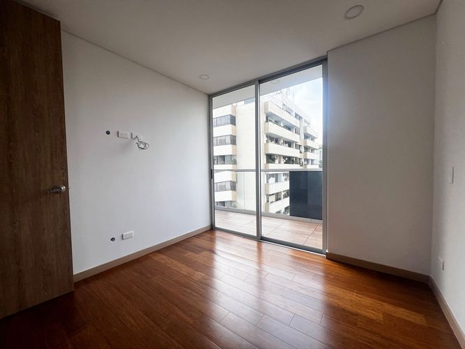 Apartamento de 2 alcobas en arriendo en El Poblado, Medellín, 74 m² · foto 10 de 17