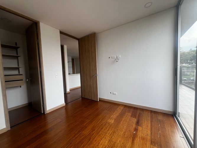 Apartamento de 2 alcobas en arriendo en El Poblado, Medellín, 74 m² · foto 11 de 17
