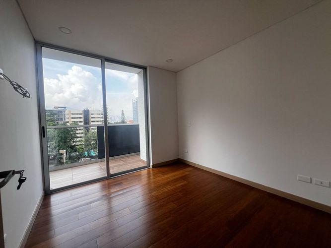 Apartamento de 2 alcobas en arriendo en El Poblado, Medellín, 74 m² · foto 12 de 17