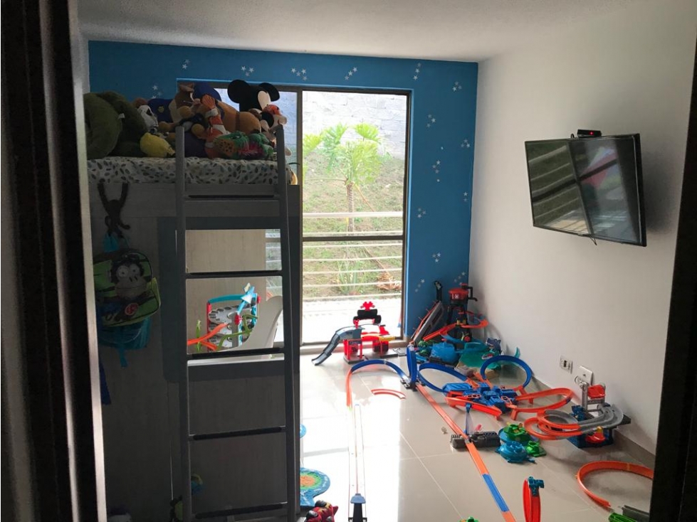 Casa en arriendo en Las Antillas, Envigado · foto 15 de 16