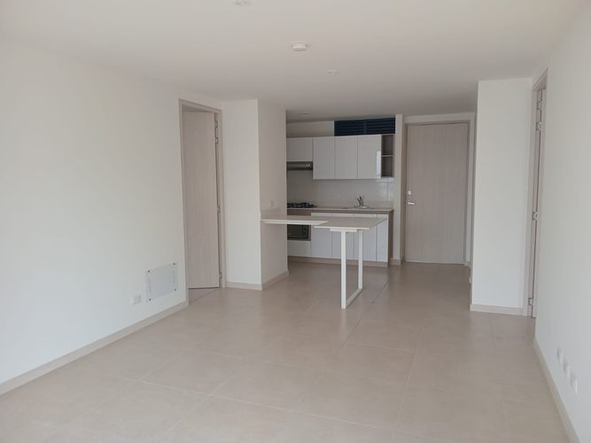 Apartamento de 2 alcobas en arriendo en El Poblado, Medellín, 73 m² · foto 2 de 16