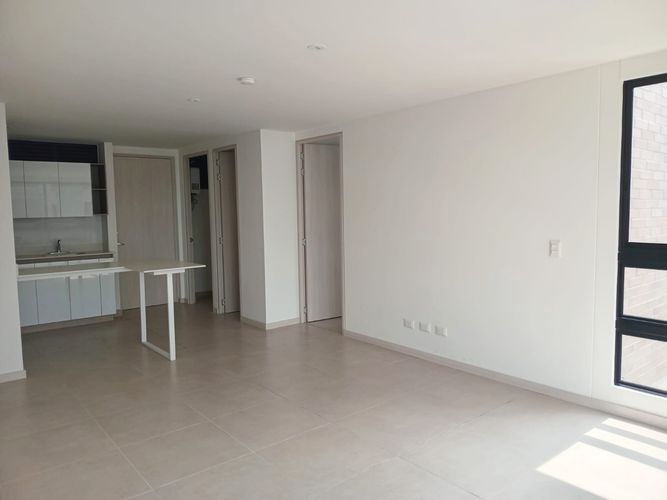 Apartamento de 2 alcobas en arriendo en El Poblado, Medellín, 73 m² · foto 3 de 16