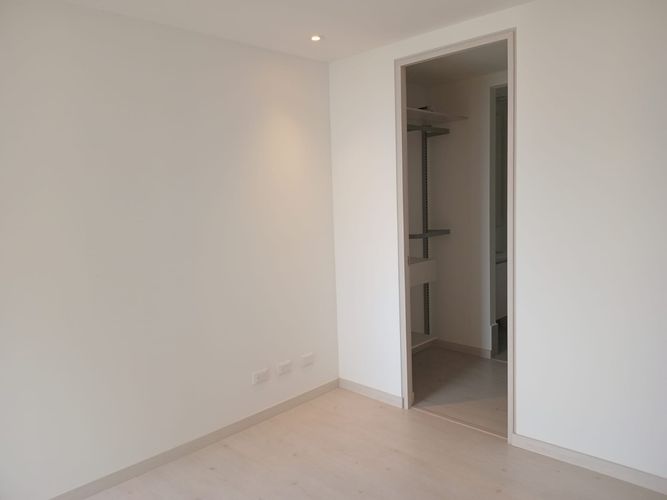Apartamento de 2 alcobas en arriendo en El Poblado, Medellín, 73 m² · foto 10 de 16