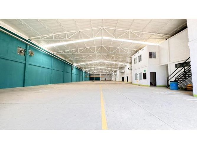 Bodega en venta en Acopi, Cali, 3507 m² · foto 3 de 23