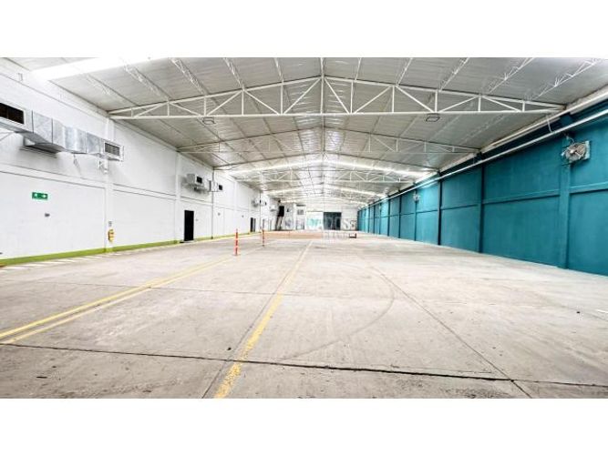 Bodega en venta en Acopi, Cali, 3507 m² · foto 4 de 23