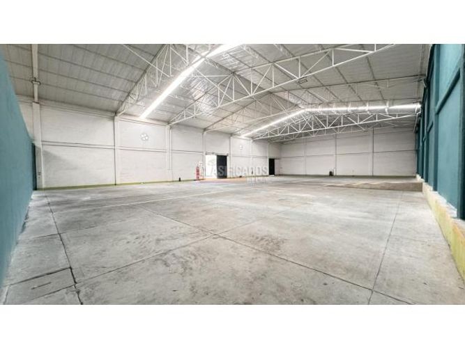 Bodega en venta en Acopi, Cali, 3507 m² · foto 12 de 23