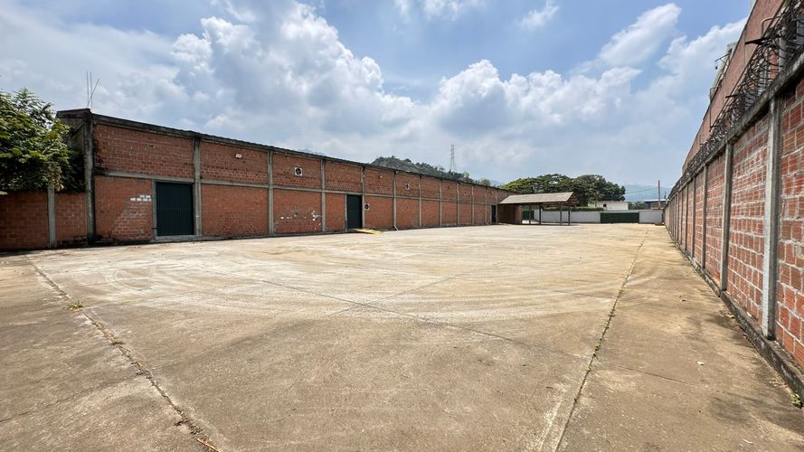 Bodega en venta en Acopi, Cali, 3507 m² · foto 22 de 23