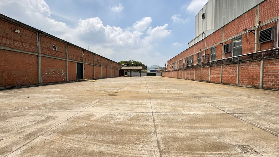 Bodega en venta en Acopi, Cali, 3507 m² · foto 23 de 23