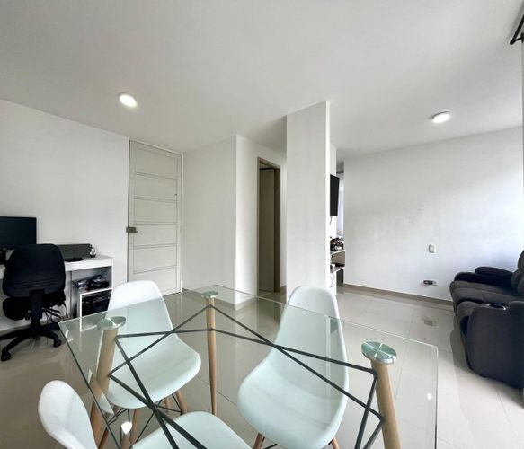 Apartamento de 2 alcobas en venta en Arroyohondo, Yumbo, 57 m² · foto 2 de 16