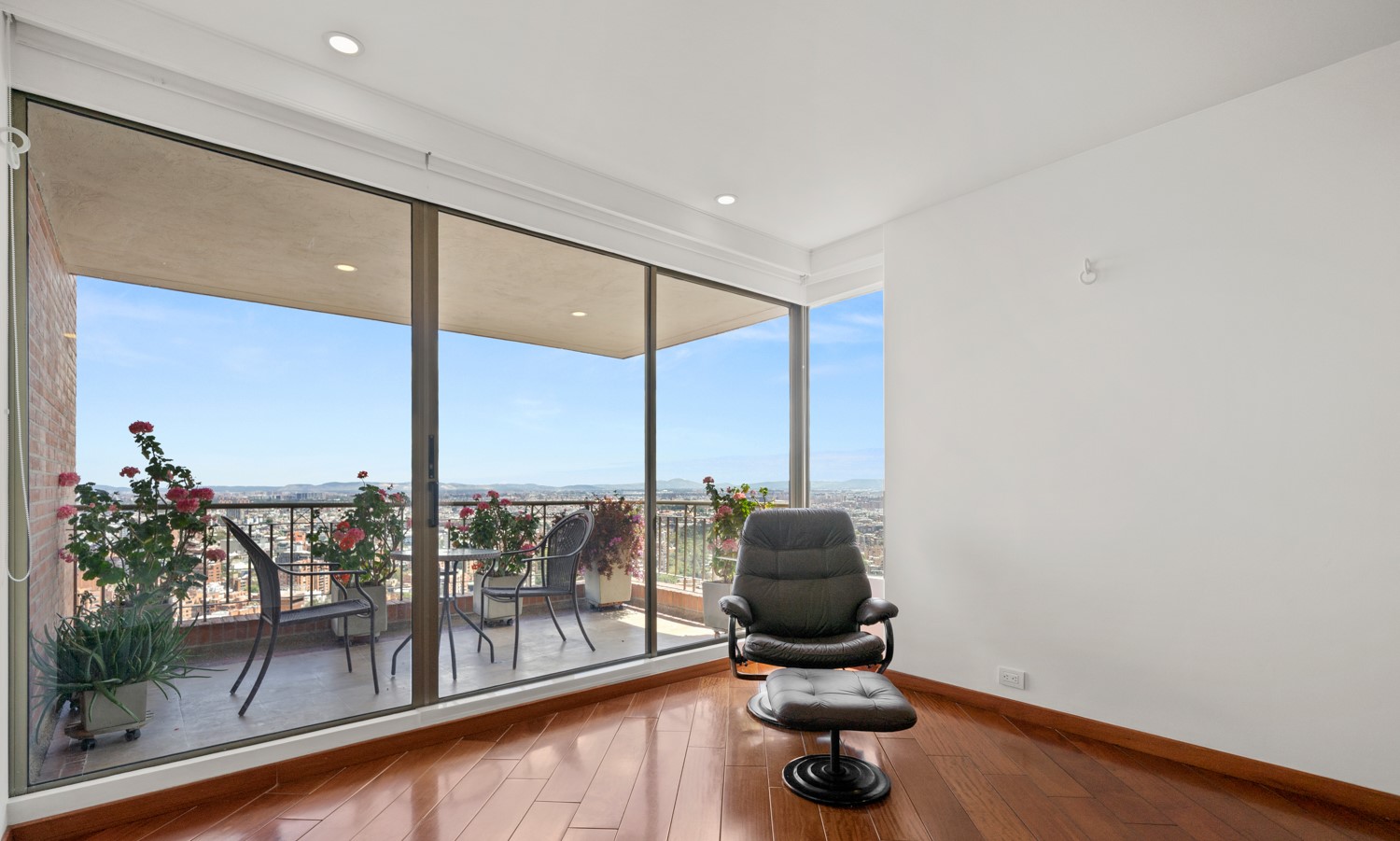 Apartamento en arriendo en El Refugio, Bogotá · foto 14 de 22