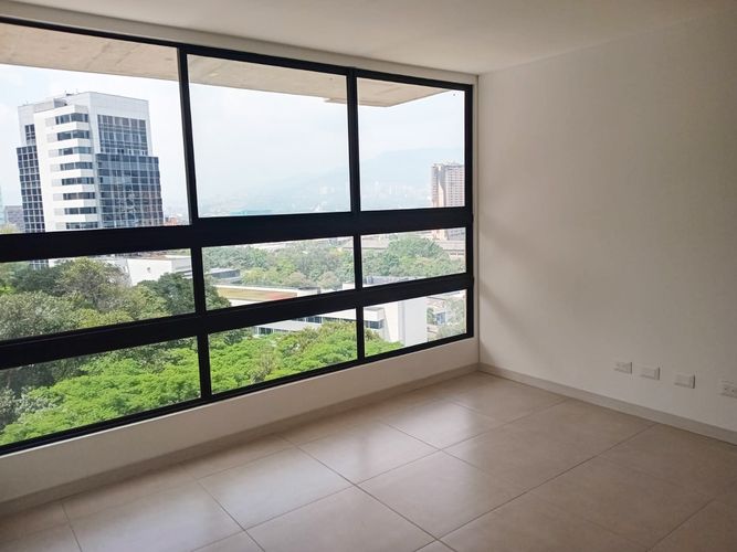 Apartamento de 2 alcobas en arriendo en El Poblado, Medellín, 65 m² · foto 2 de 16