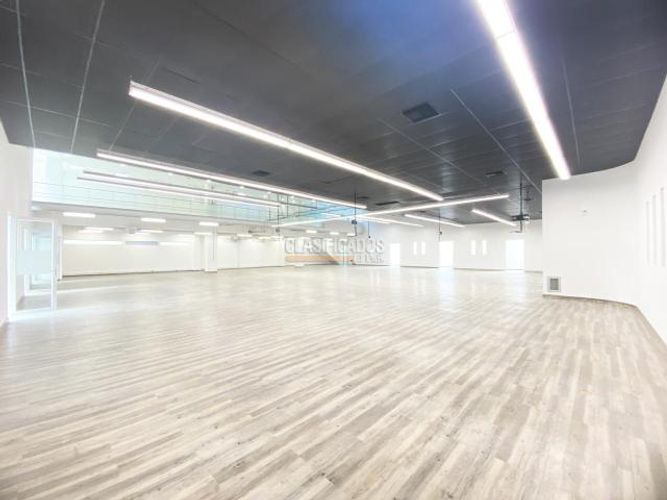 Oficina en arriendo en Menga, Cali, 1574 m² · foto 3 de 24