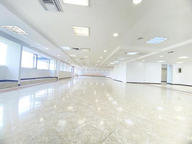 Oficina en arriendo en Menga, Cali, 1574 m² · foto 7 de 24