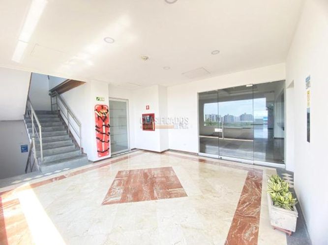Oficina en arriendo en Menga, Cali, 1574 m² · foto 11 de 24