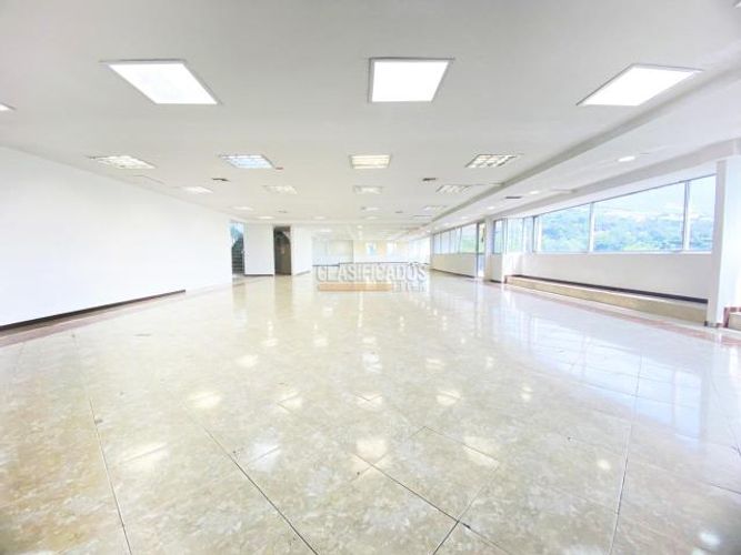 Oficina en arriendo en Menga, Cali, 1574 m² · foto 12 de 24