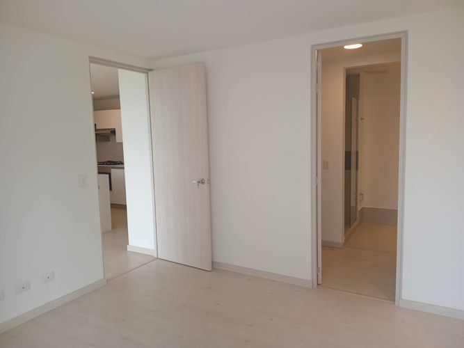 Apartamento de 2 alcobas en arriendo en El Poblado, Medellín, 65 m² · foto 13 de 16