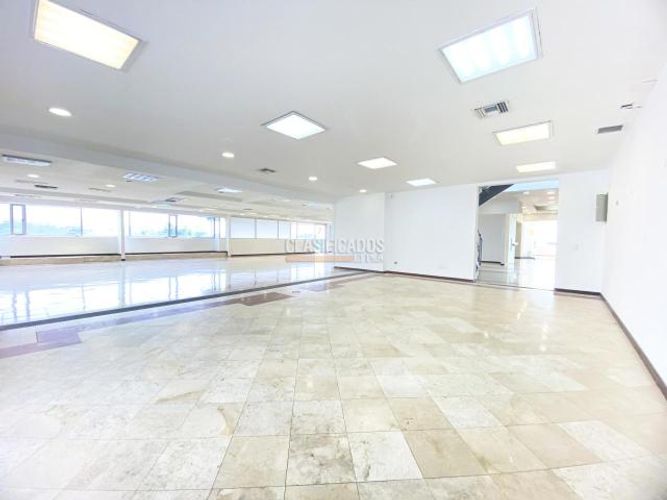 Oficina en arriendo en Menga, Cali, 1574 m² · foto 16 de 24