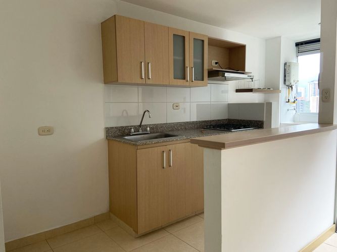 Apartamento de 3 alcobas en arriendo en San Jose, Sabaneta, 80 m² · foto 5 de 19