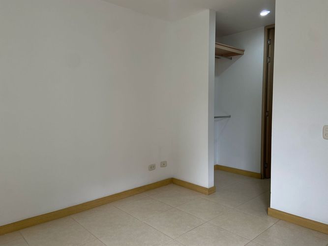 Apartamento de 3 alcobas en arriendo en San Jose, Sabaneta, 80 m² · foto 16 de 19
