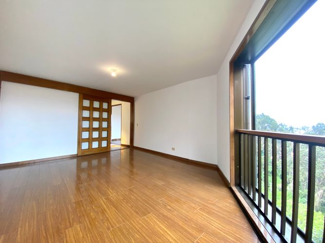 Apartamento de 3 alcobas en venta en Los Rosales, Bogotá, 200 m² · foto 3 de 23