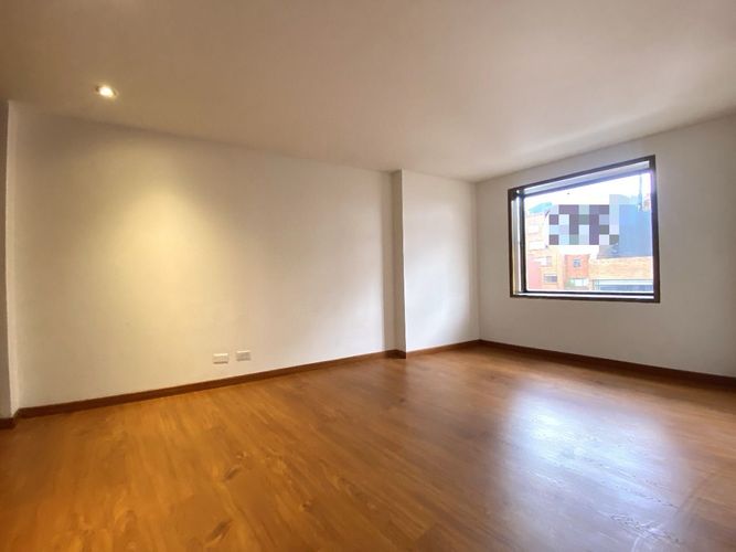 Apartamento de 3 alcobas en venta en Los Rosales, Bogotá, 200 m² · foto 10 de 23