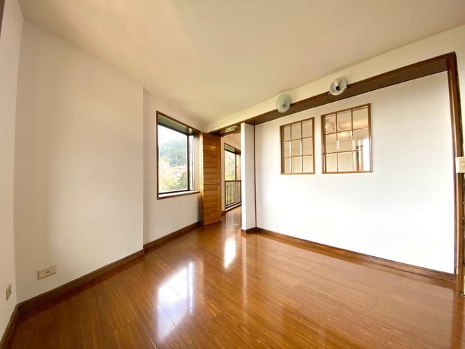 Apartamento de 3 alcobas en venta en Los Rosales, Bogotá, 200 m² · foto 14 de 23