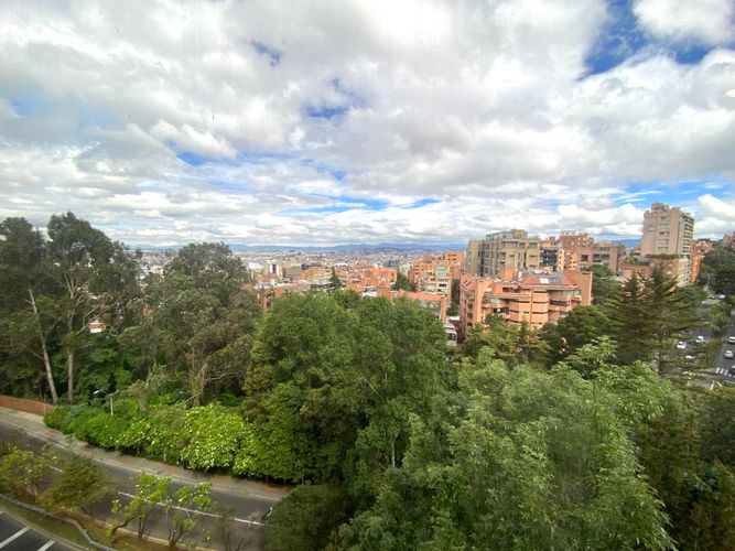 Apartamento de 3 alcobas en venta en Los Rosales, Bogotá, 200 m² · foto 22 de 23