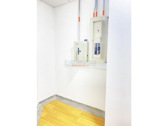 Oficina en arriendo en Menga, Cali, 276 m² · foto 3 de 9