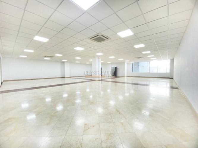 Oficina en arriendo en Menga, Cali, 276 m² · foto 5 de 9