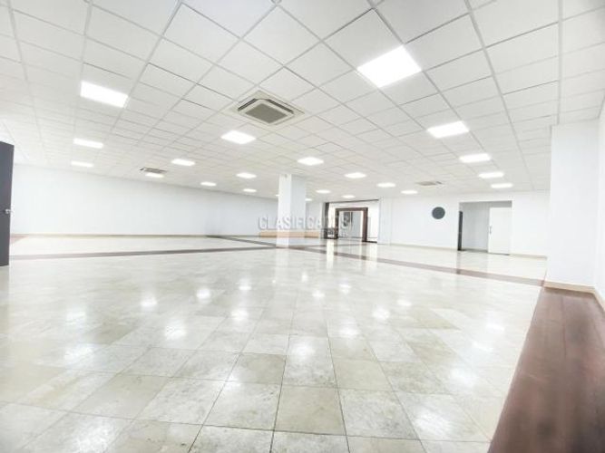 Oficina en arriendo en Menga, Cali, 276 m² · foto 6 de 9