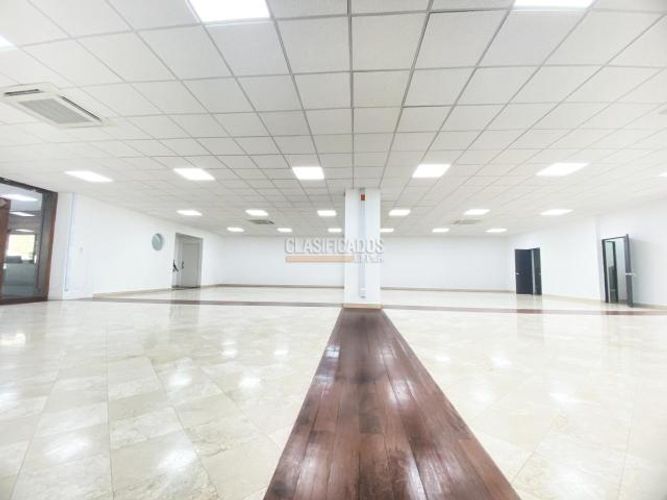 Oficina en arriendo en Menga, Cali, 276 m² · foto 7 de 9