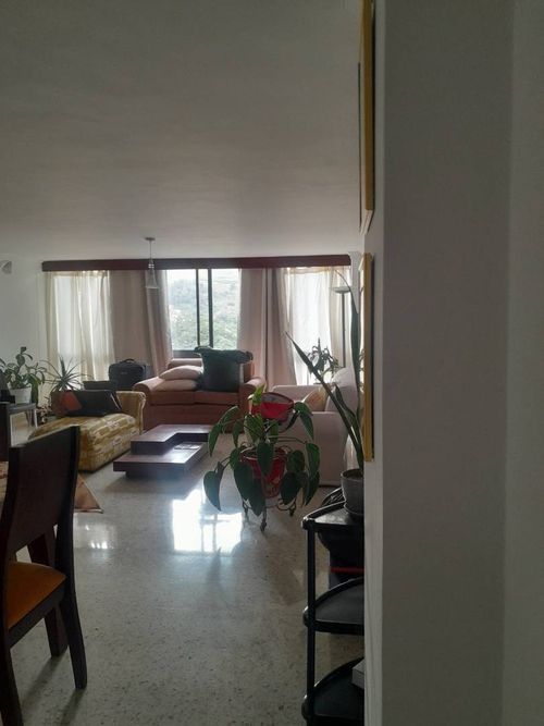 Apartamento de 3 alcobas en venta en Prados Del Norte, Yumbo, 130 m² · foto 3 de 17