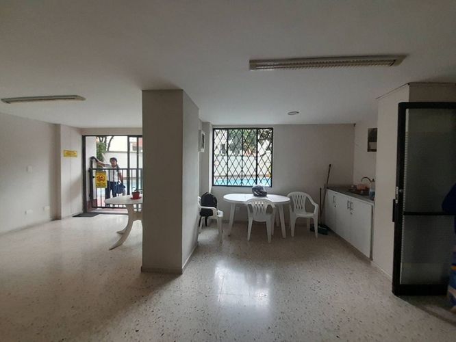 Apartamento de 3 alcobas en venta en Prados Del Norte, Yumbo, 130 m² · foto 13 de 17