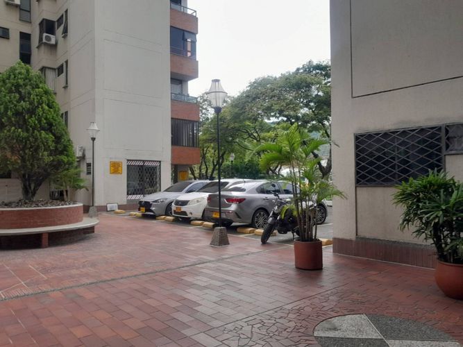 Apartamento de 3 alcobas en venta en Prados Del Norte, Yumbo, 130 m² · foto 15 de 17