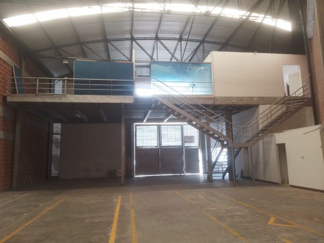 Bodega en arriendo en Caqueta, La Estrella, 565 m² · foto 6 de 24