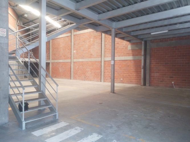 Bodega en arriendo en Caqueta, La Estrella, 565 m² · foto 16 de 24