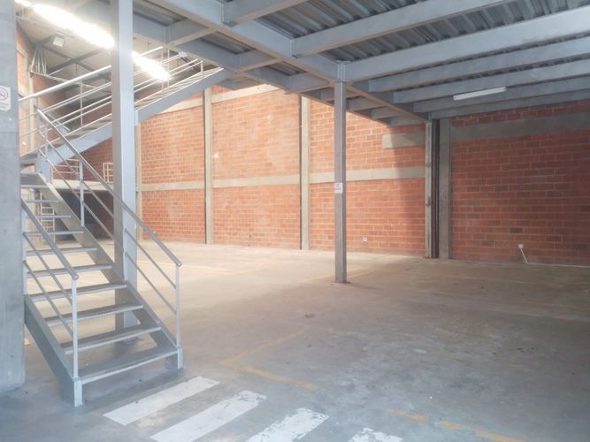 Bodega en arriendo en Caqueta, La Estrella, 565 m² · foto 17 de 24