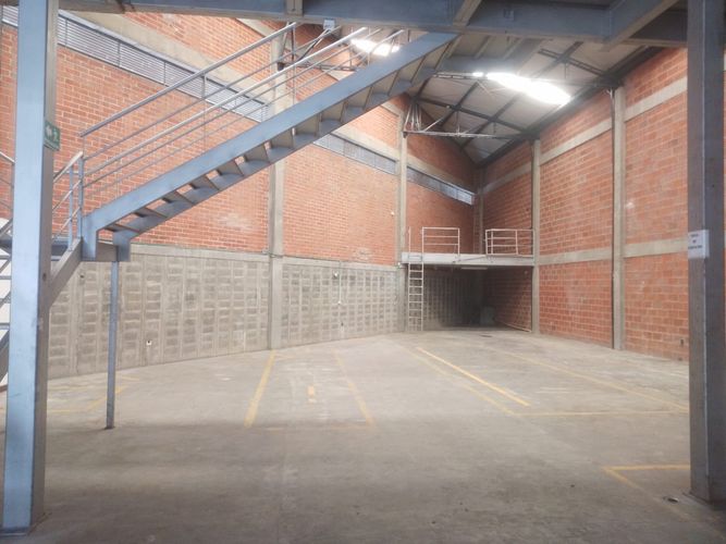 Bodega en arriendo en Caqueta, La Estrella, 565 m² · foto 18 de 24