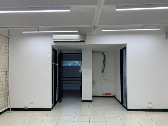 Oficina en arriendo en Villa Santa Teresa, Envigado, 43 m² · foto 6 de 8