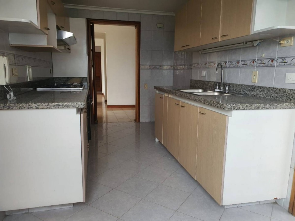 Apartamento en venta en Castropol, Medellín · foto 2 de 15