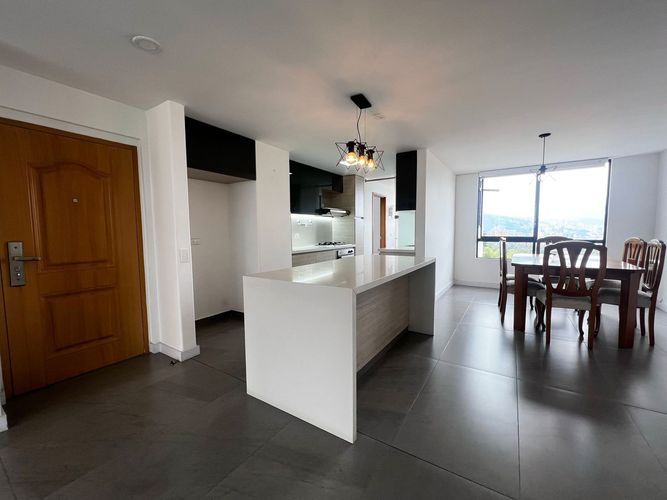 Apartamento de 3 alcobas en arriendo en El Poblado, Medellín, 150 m² · foto 5 de 15