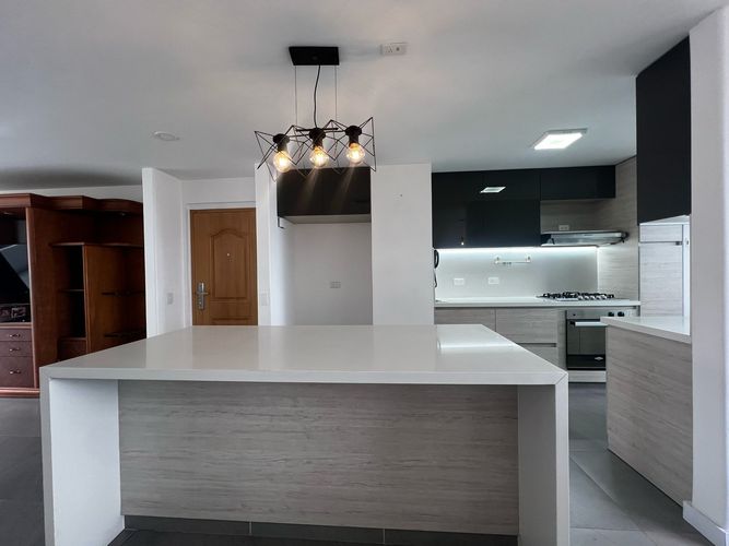 Apartamento de 3 alcobas en arriendo en El Poblado, Medellín, 150 m² · foto 6 de 15