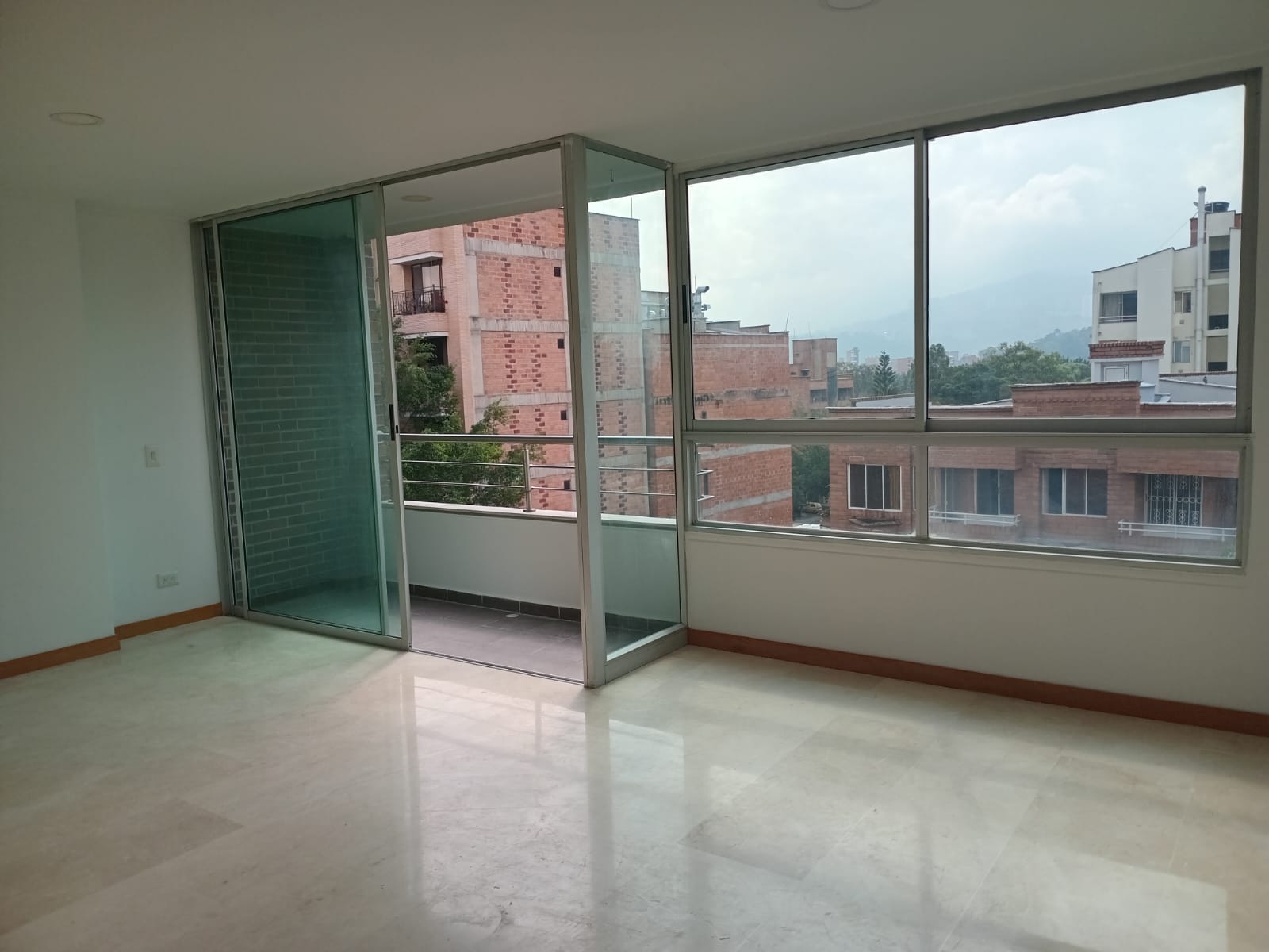 Apartamento en arriendo en Laureles, Medellín · foto 2 de 19