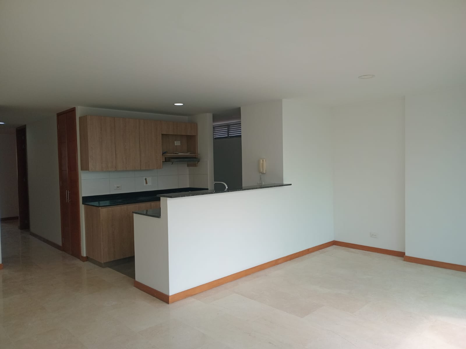 Apartamento en arriendo en Laureles, Medellín · foto 3 de 19