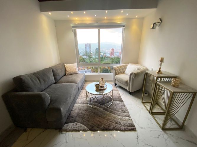 Apartamento de 3 alcobas en arriendo en El Poblado, Medellín, 68 m² · foto 4 de 12